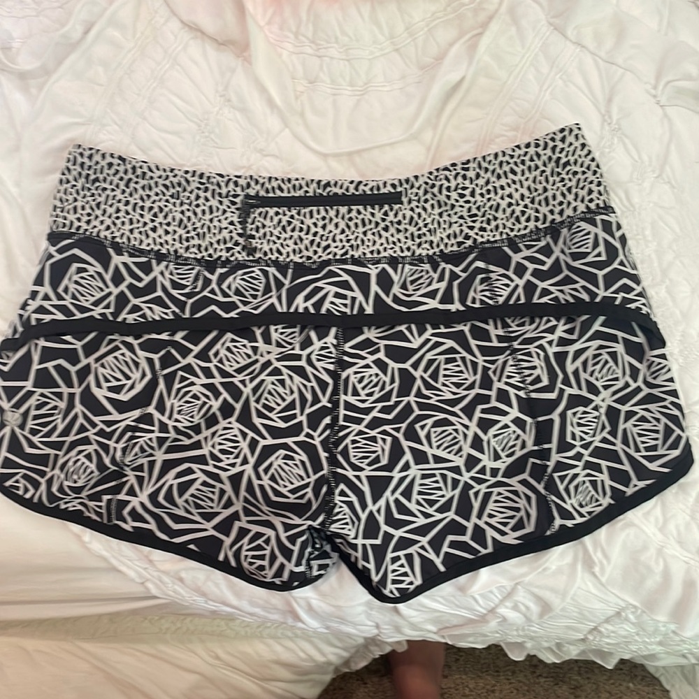 Lululemon running shorts size 6